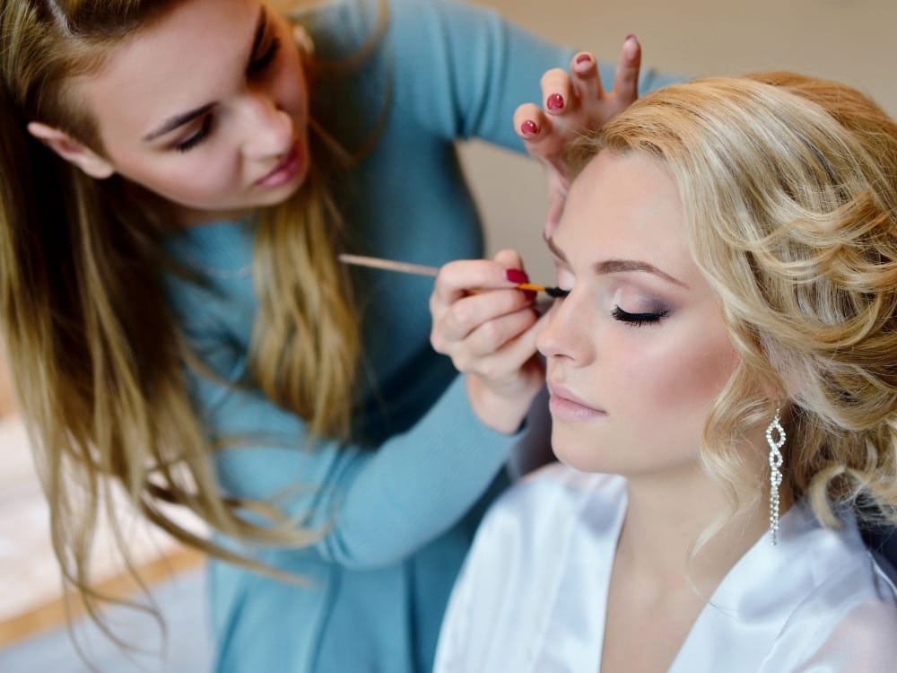 Partner with wedding make up artists